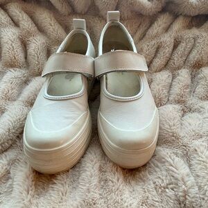 Keds Mary Jane White Leather Sneaker WH68015 Women's Size 5